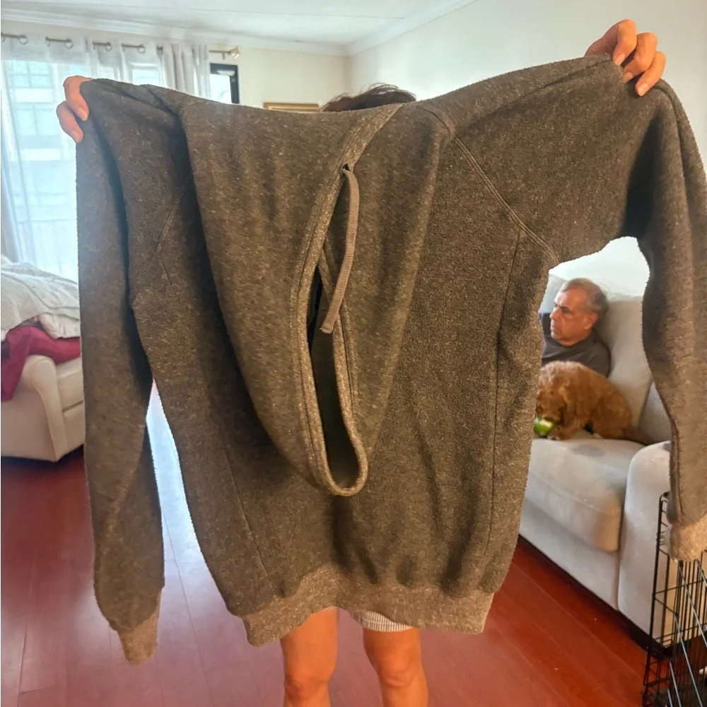 ALO Yoga Women's Heather Charcoal Gray Hooded Pullover Sweater - Picture 2 of 4